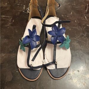 Universal Thread Navy and Teal Floral Sandals